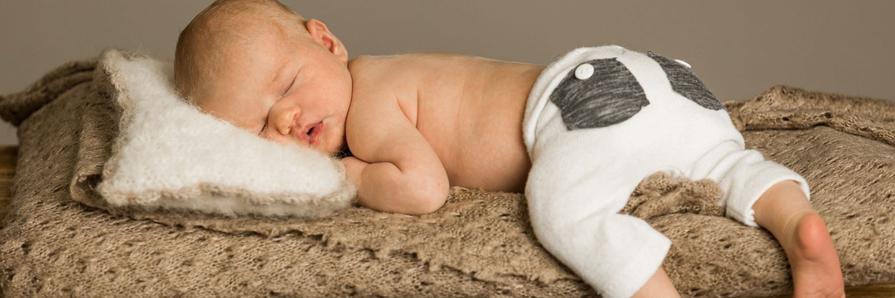 Newborn im Studio oder bei euch zuhause