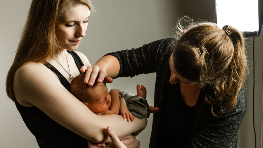 Schön, dass du hier bist - Ich bin Jasmin und als Fotografin schlägt mein Herz für die Newbornfotografie.