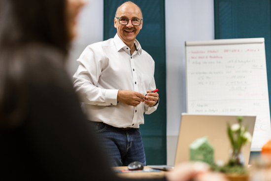 authentische Business-Portraits, die wirklich " knallen" Danke, Jasmin und Laura